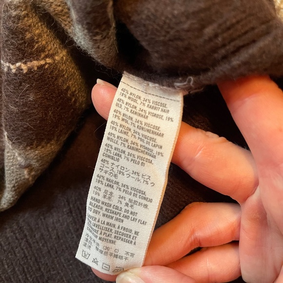 Abercrombie and Fitch Size Medium Sweater - Picture 4 of 5